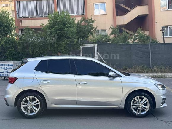 TR EN UYGUNU 22 BİNDE SKODA FABİA 1.0 TSİ PREMİUM