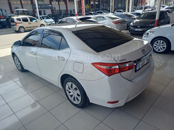 GÜLDALI'DA 2014MODEL 128000KM'DE BOYASIZ DİZEL OTOMATİK COROLLA