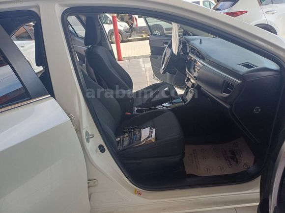 GÜLDALI'DA 2014MODEL 128000KM'DE BOYASIZ DİZEL OTOMATİK COROLLA