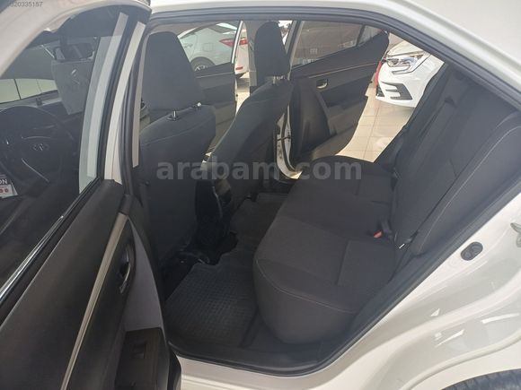 GÜLDALI'DA 2014MODEL 128000KM'DE BOYASIZ DİZEL OTOMATİK COROLLA