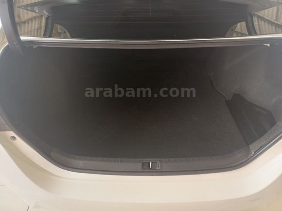 GÜLDALI'DA 2014MODEL 128000KM'DE BOYASIZ DİZEL OTOMATİK COROLLA