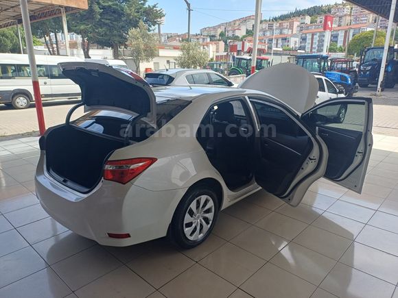 GÜLDALI'DA 2014MODEL 128000KM'DE BOYASIZ DİZEL OTOMATİK COROLLA