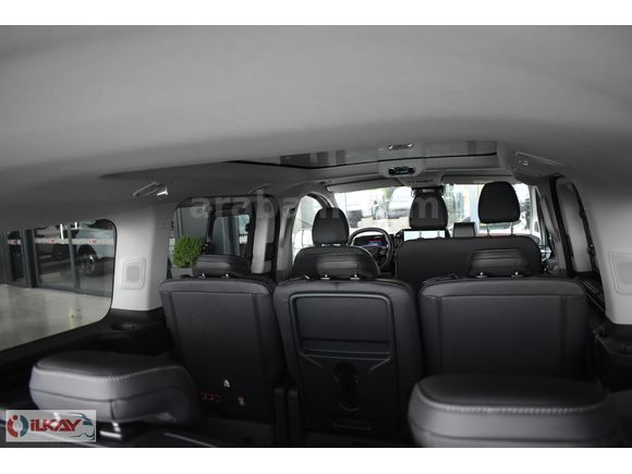 İLKAY'DAN 2025 FORD TOURNEO CUSTOM TİTANYUM PLUS HATASIZ
