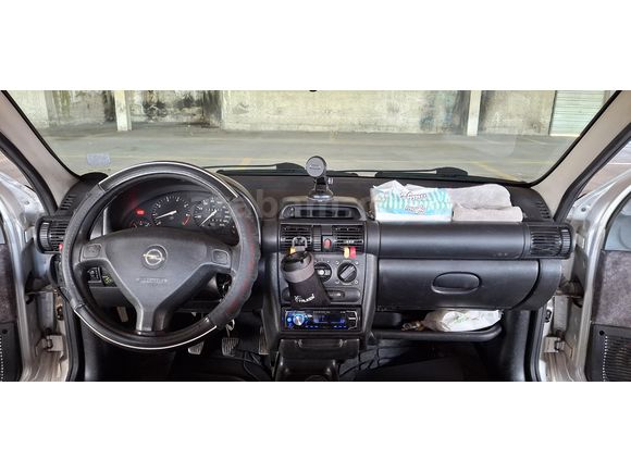 Sahibinden Temiz Opel Corsa 2000 model 1.4 GLS