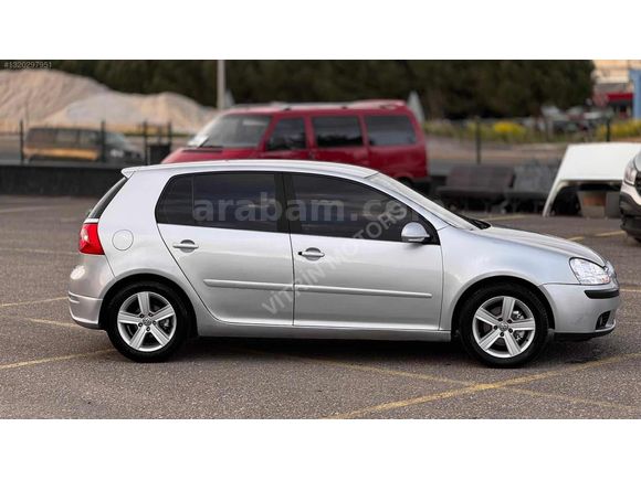 VİTRİN'DEN 2004 MODEL 1.6 BENZİNLİ GOLF