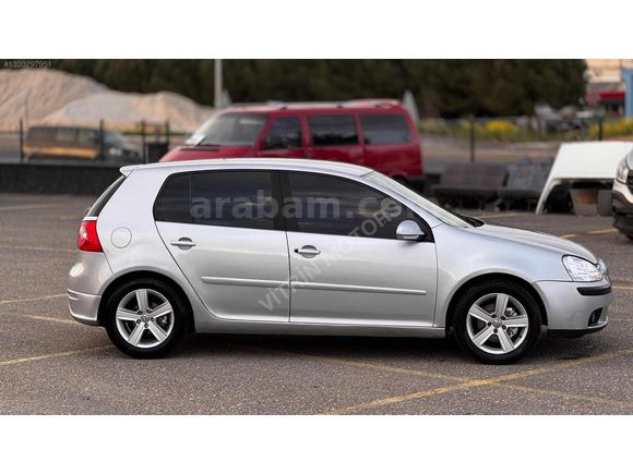 VİTRİN'DEN 2004 MODEL 1.6 BENZİNLİ GOLF