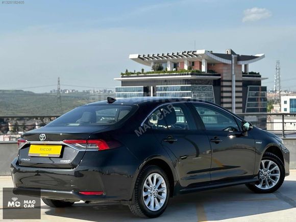 2021 TOYOTA COROLLA 1.8 HYBRİT DREAM
