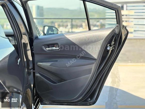 2021 TOYOTA COROLLA 1.8 HYBRİT DREAM