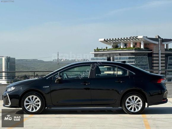 2021 TOYOTA COROLLA 1.8 HYBRİT DREAM