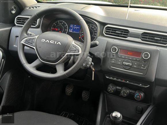 2023 DUSTER 1.5 DCİ 4X4 +ESSENTİAL +13.500 KM +ÇEKİ DEMİRİ
