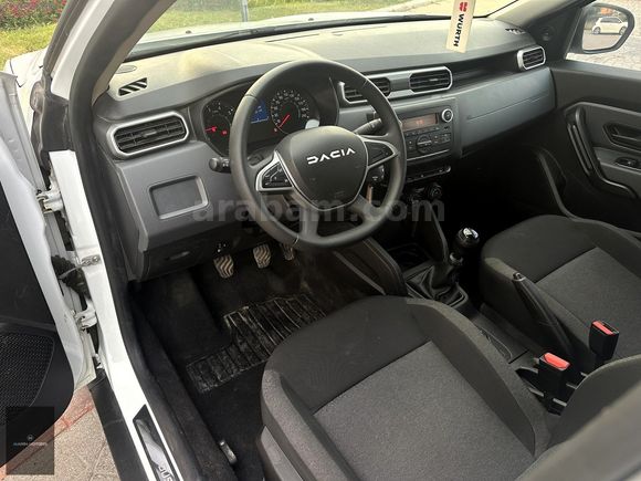 2023 DUSTER 1.5 DCİ 4X4 +ESSENTİAL +13.500 KM +ÇEKİ DEMİRİ