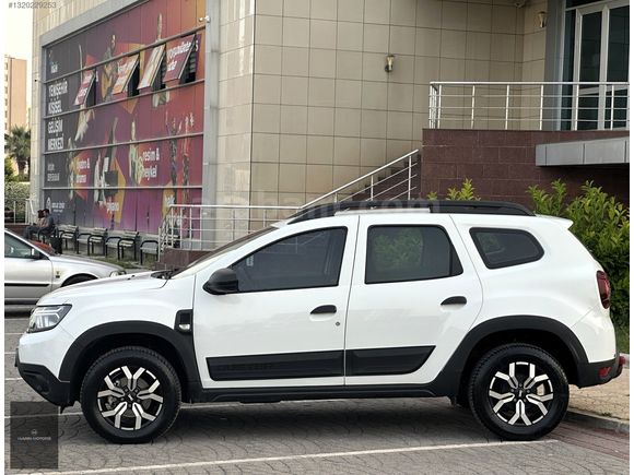 2023 DUSTER 1.5 DCİ 4X4 +ESSENTİAL +13.500 KM +ÇEKİ DEMİRİ