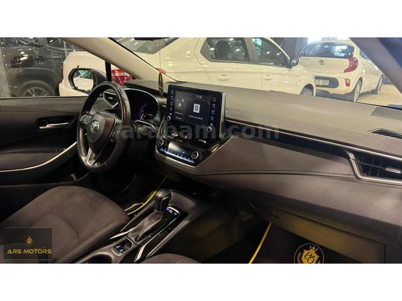 2020 Corolla 1.8 Hybrid Flame X-Pack CAM TAVAN SERVİS BAKIMLI