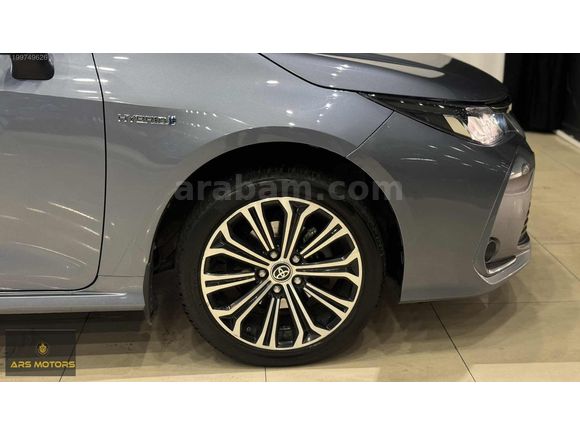 2020 Corolla 1.8 Hybrid Flame X-Pack CAM TAVAN SERVİS BAKIMLI