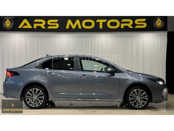 2020 Corolla 1.8 Hybrid Flame X-Pack CAM TAVAN SERVİS BAKIMLI