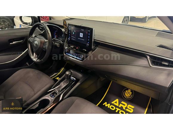 2020 Corolla 1.8 Hybrid Flame X-Pack CAM TAVAN SERVİS BAKIMLI