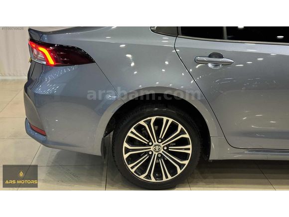 2020 Corolla 1.8 Hybrid Flame X-Pack CAM TAVAN SERVİS BAKIMLI