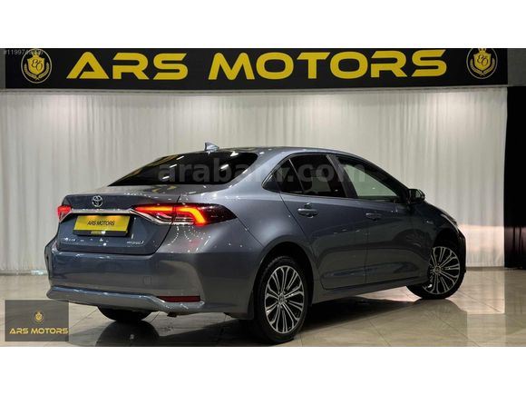 2020 Corolla 1.8 Hybrid Flame X-Pack CAM TAVAN SERVİS BAKIMLI