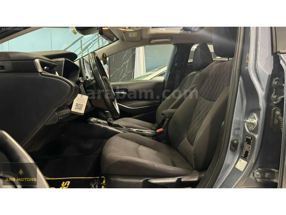 2020 Corolla 1.8 Hybrid Flame X-Pack CAM TAVAN SERVİS BAKIMLI
