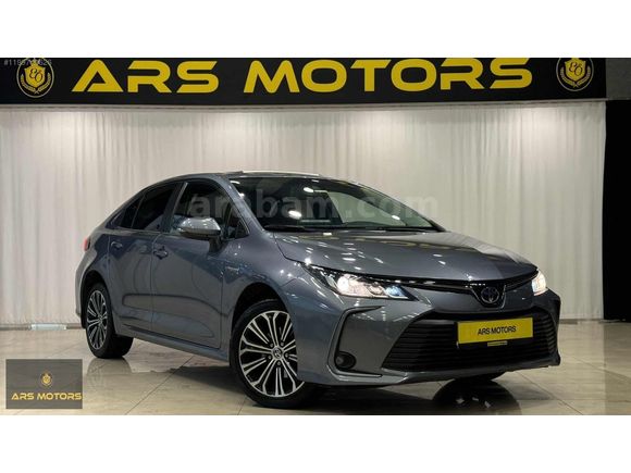 2020 Corolla 1.8 Hybrid Flame X-Pack CAM TAVAN SERVİS BAKIMLI