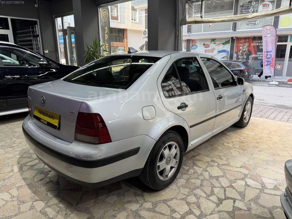 2003 Bora 1.6 16v değişensiz ve bakımlı
