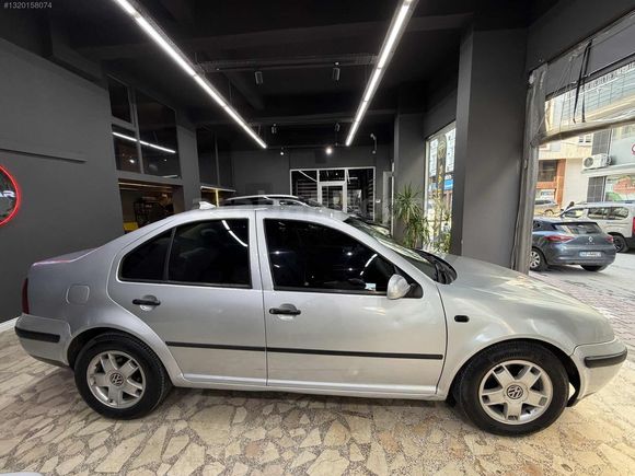 2003 Bora 1.6 16v değişensiz ve bakımlı