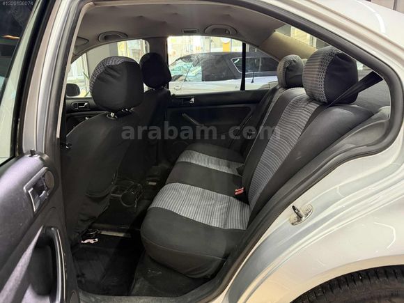 2003 Bora 1.6 16v değişensiz ve bakımlı