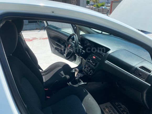 100 BİN PEŞİNATLI 2016 FIAT LINEA POP 1.3 MULTIJET 95