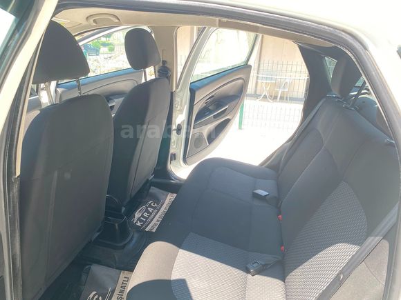 100 BİN PEŞİNATLI 2016 FIAT LINEA POP 1.3 MULTIJET 95