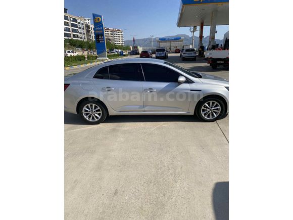 Sahibinden Renault Megane 1.5 Blue DCI Touch 2019 Model 