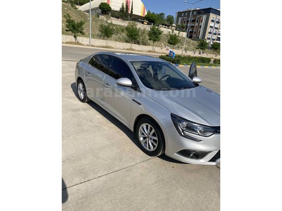 Sahibinden Renault Megane 1.5 Blue DCI Touch 2019 Model 