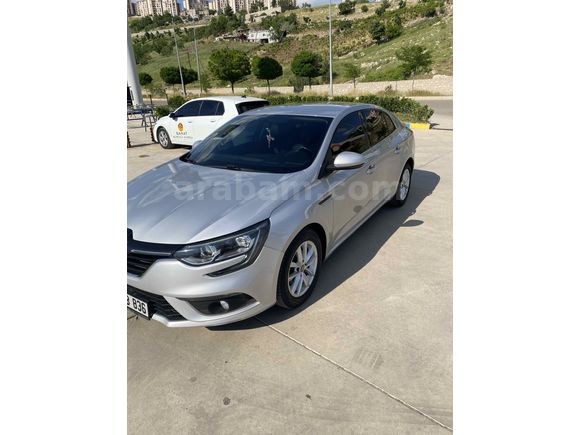 Sahibinden Renault Megane 1.5 Blue DCI Touch 2019 Model 