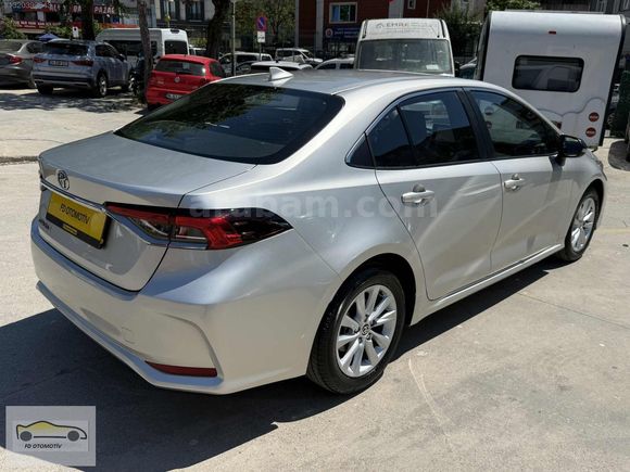 HATASIZ BOYASIZ DEĞİŞENSİZ HASAR KAYITSIZ COROLLA 1.5 DREAM