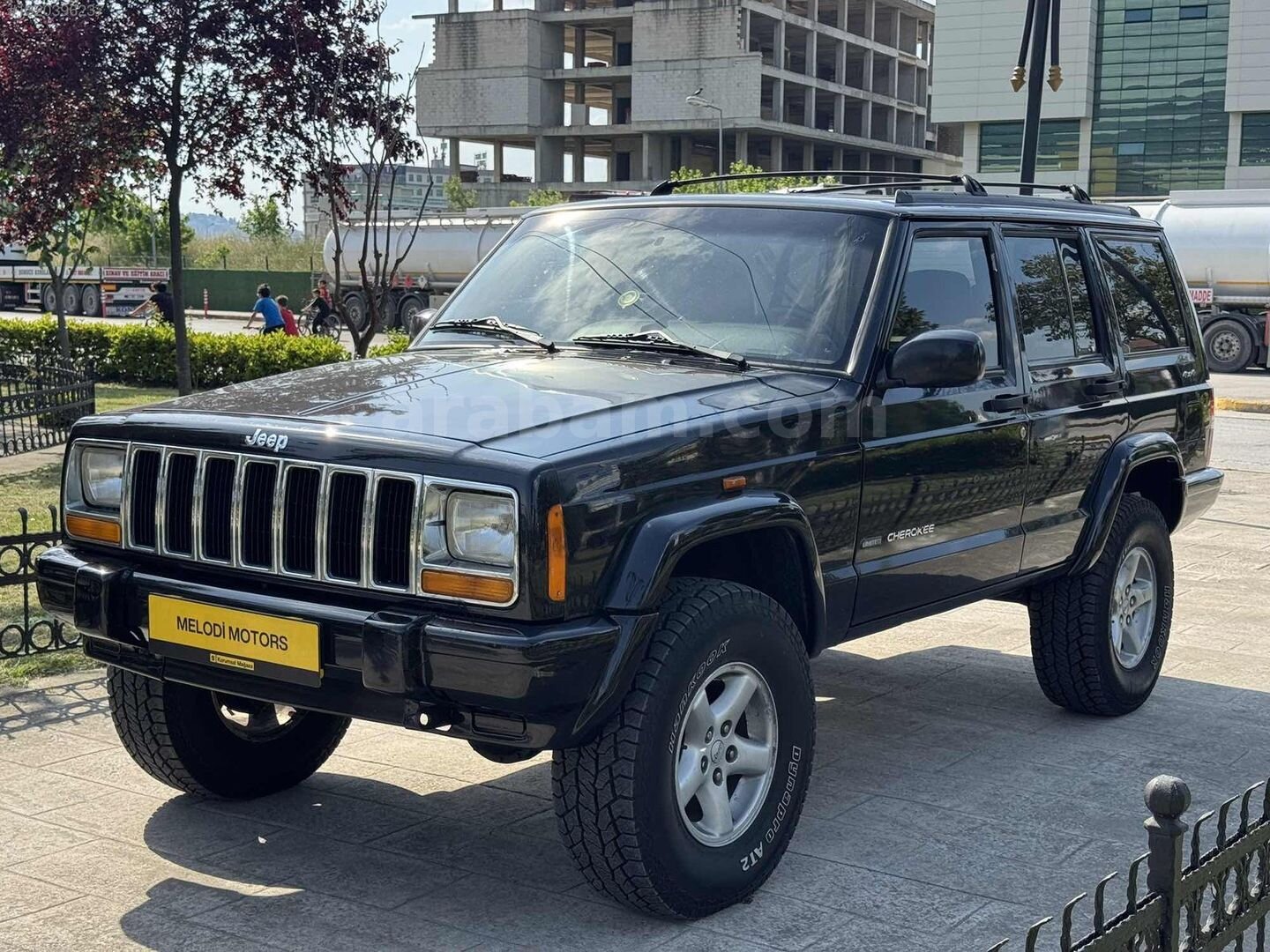 Galeriden Jeep Cherokee 2.5 TD 1998 Model Kocaeli 238.000 km Siyah 3