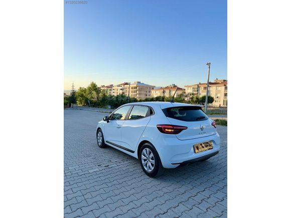 2022 MODEL HATASIZ BOYASIZ 1.0 SCE CLİO 5 K.KARTI TAKSİT