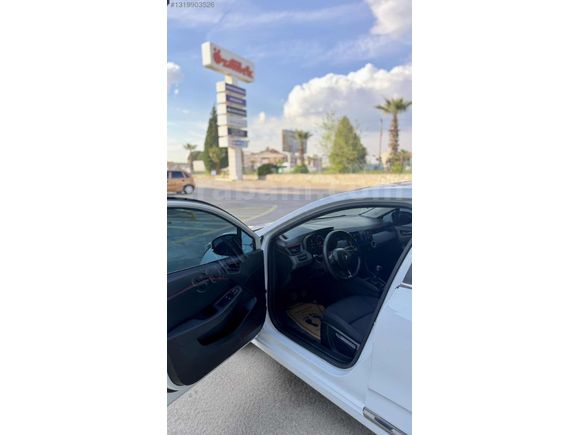 2022 1.0 SCE CLİO JOY TESLA EKRANLI K.KARTA TAKSİT