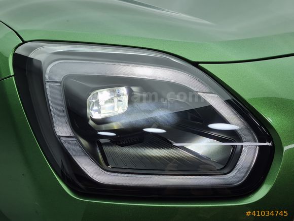 KOSİFLER OTO BOSTANCI 2025 MODEL MİNİ COUNTRYMAN E