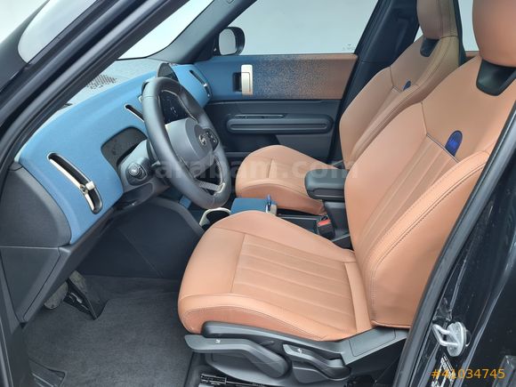 KOSİFLER OTO BOSTANCI 2025 MODEL MİNİ COUNTRYMAN E