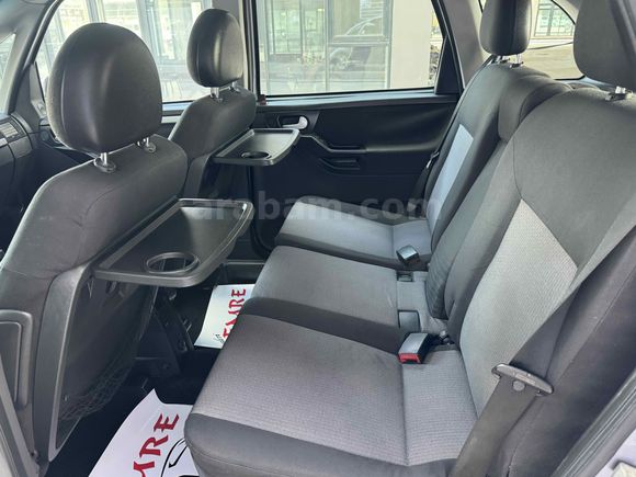 TEMİZ BAKIMLI 1.6 16 V OPEL MERİVA ENJOY