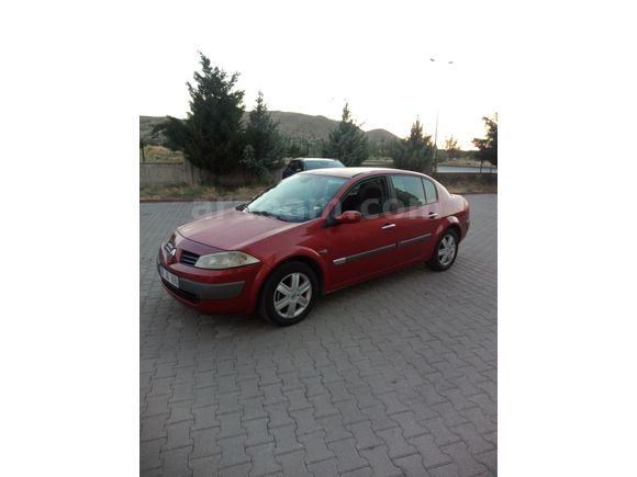 Sahibinden Renault Megane 1.6 Dynamique 2004 Model  297.000 km Kırmızı