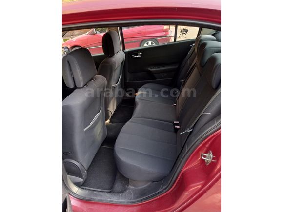 Sahibinden Renault Megane 1.6 Dynamique 2004 Model  297.000 km Kırmızı
