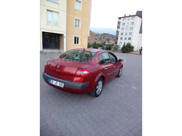 Sahibinden Renault Megane 1.6 Dynamique 2004 Model  297.000 km Kırmızı