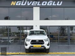 2025 TOYOTA HİLUX Hİ-CRUİSER 4X2 %20 KDV Lİ OTM. İLK EL