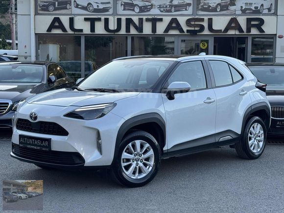 HATASIZ+CAM TAVAN+GARANTİLİ+2023ÇIKIŞLI+YARİS CROSS DREAM X-PACK