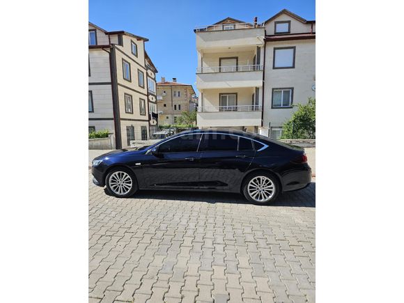ACİİLL    Sahibinden Opel Insignia 1.6 CDTI Excellence 2020 Model  80.000 km Mavi (metalik)