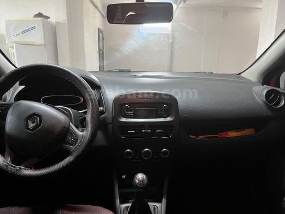 Sahibinden Renault Clio 1.2 Joy 2014 Model  190.000 km Kırmızı