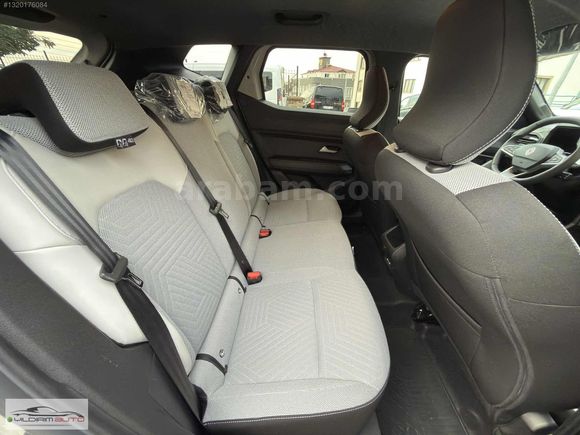 2025 RENAULT DUSTER 1.3 TCE EDC TECHNO %20 KDVLİ HATASIZ EN DOLU