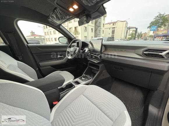 2025 RENAULT DUSTER 1.3 TCE EDC TECHNO %20 KDVLİ HATASIZ EN DOLU