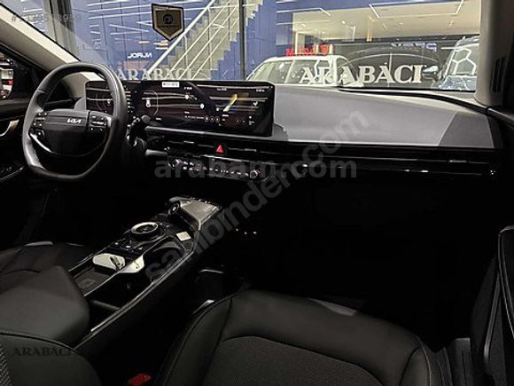 ARABACI GRUP 2025 KİA EV6-11BİNKM-SUNROOF-FULL PPF-HATASIZ