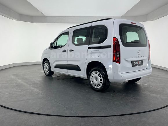 otomobil Opel Combo 1.5 D Essential